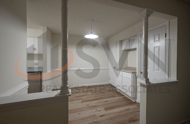 Building Photo - Spacious 2BR, 2BA Condo in Desirable Chapel Hill Community