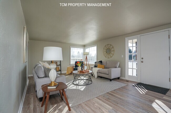 Building Photo - 8437 S M St