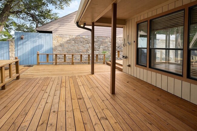 Building Photo - 2416 Birkdale Ln