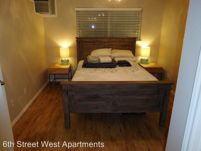 Building Photo - 1 br, 1 bath Apartment - 1616 W 6th St