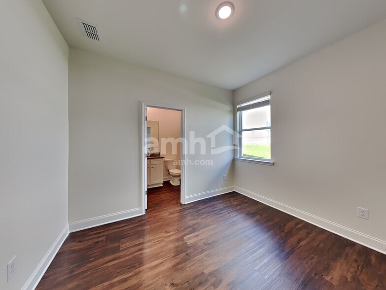 Building Photo - 1595 Soapstone Rd