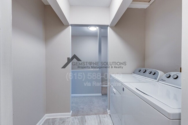 Building Photo - 2004 Granville Rd