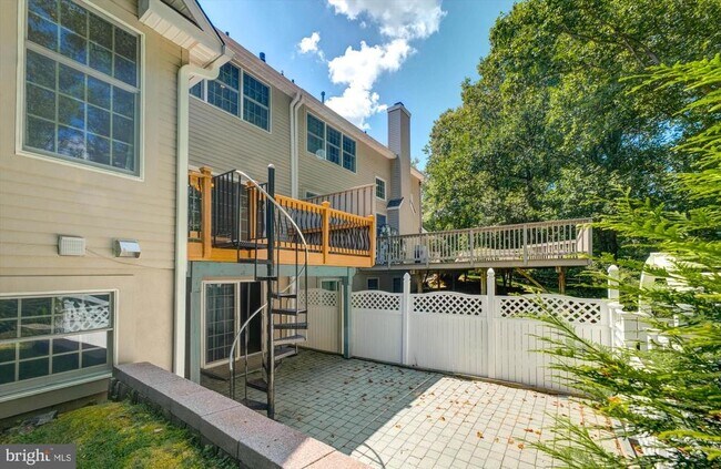 Building Photo - 27 Stonewall Cir