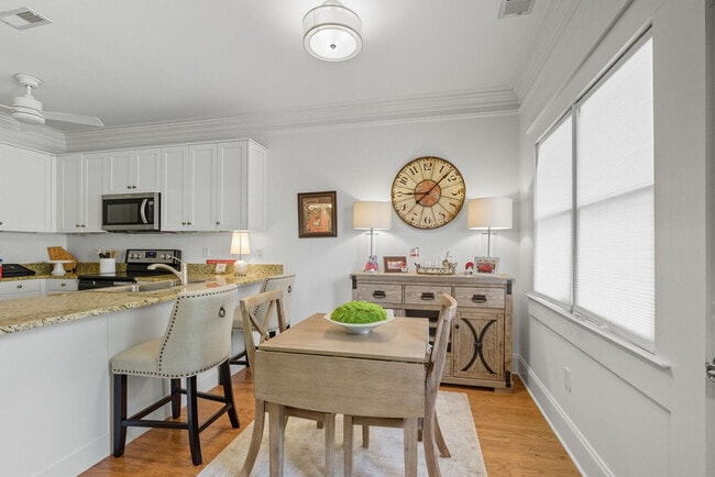 Building Photo - 4 Dearing St