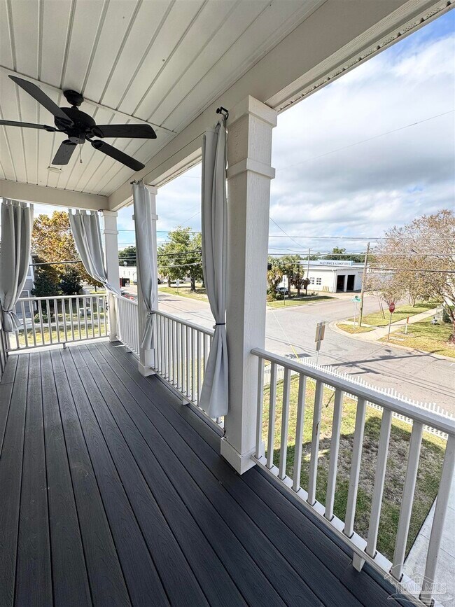 Building Photo - 1191 W Romana St