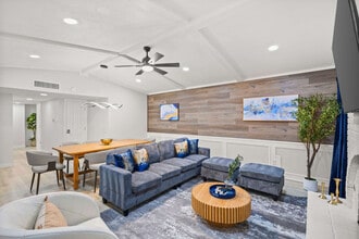 Building Photo - 3410 Country Club Dr