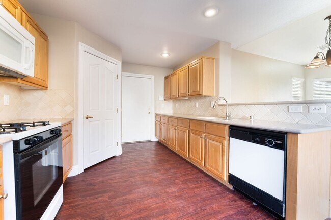 Building Photo - Spacious 3-Bed, 2-Bath Home with All Appliances Included!