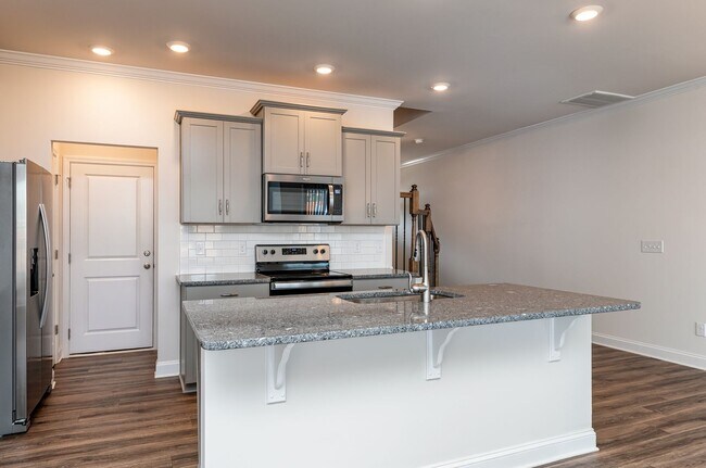 Building Photo - 437 Yellow Fox Rd
