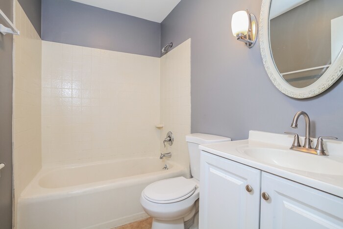 Building Photo - 4931 Fairfield Cir