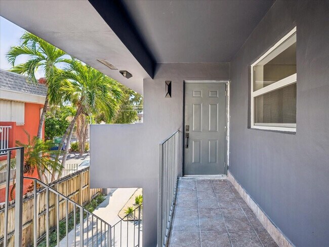 Building Photo - 421 SW 9th St