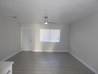 Building Photo - 204 W Robertson Rd