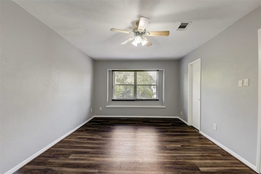 Building Photo - 10107 Sand Pass Ln