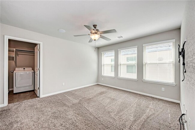 Building Photo - 107 Buckthorn Dr