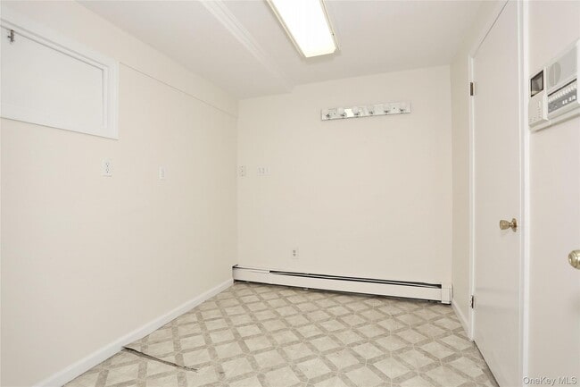 Building Photo - 9 Country Club Ln