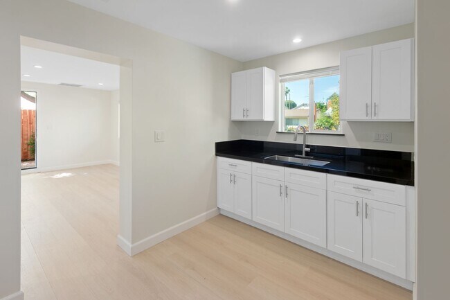 Building Photo - Private 1BD ADU Retreat with Spacious Private Rear Yard – Near CSUN