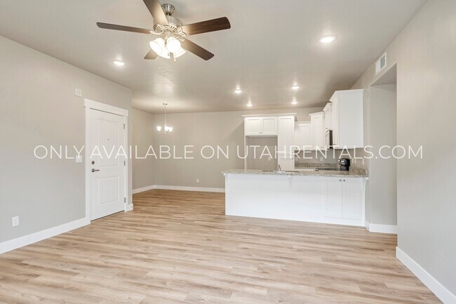 Building Photo - 1128 S 820 E