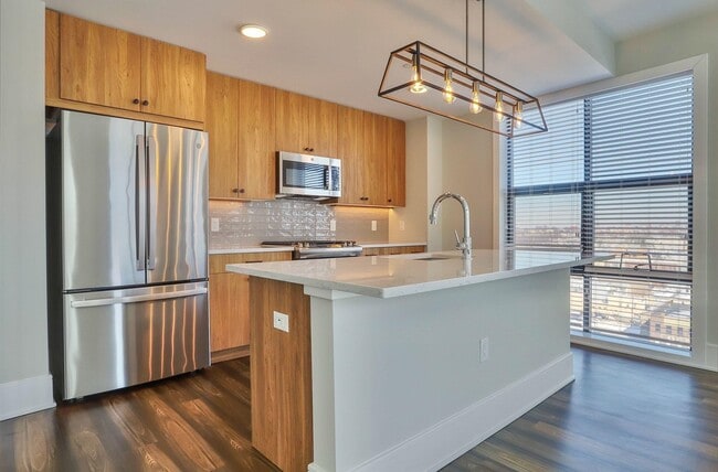 Building Photo - 32 Oakland Ave