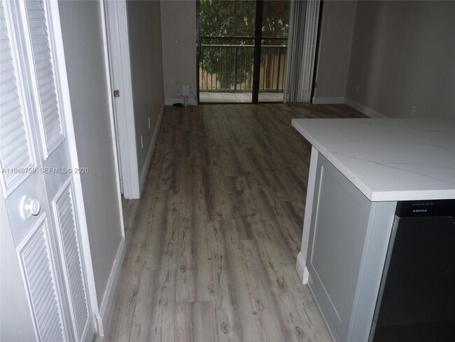 Building Photo - 14301 N Kendall Dr