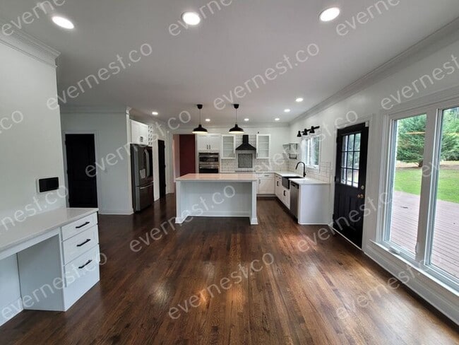 Building Photo - 398 Dunleven Manor Walk NE