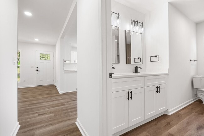 Building Photo - Completely Renovated Durham Home!