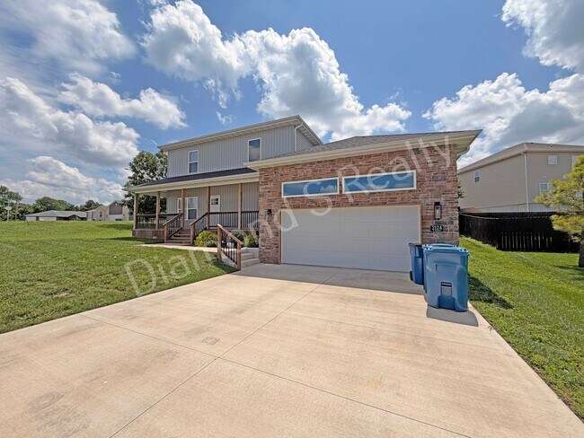 Building Photo - Gorgeous Two-Story Home Available Early July - 4 Bed/2.5 Bath