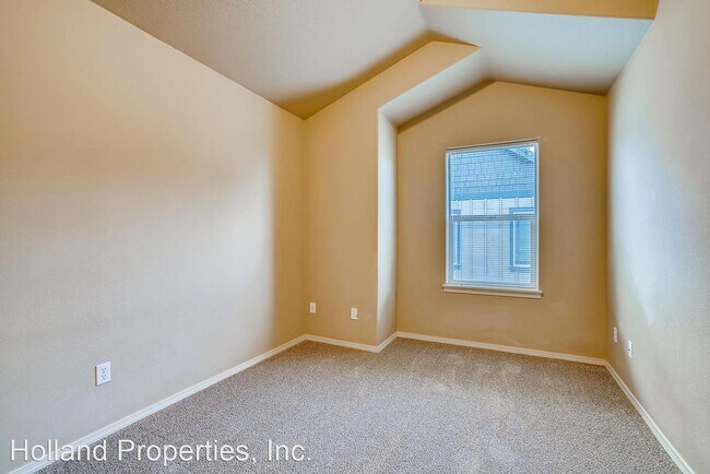 Building Photo - 4 br, 2.5 bath House - 1414 NE Edgefield St