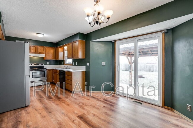 Building Photo - 4043 S Boyd St