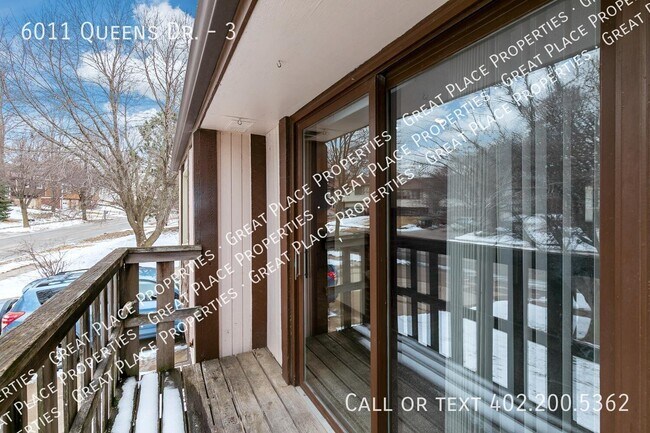 Building Photo - 6011 Queens Dr