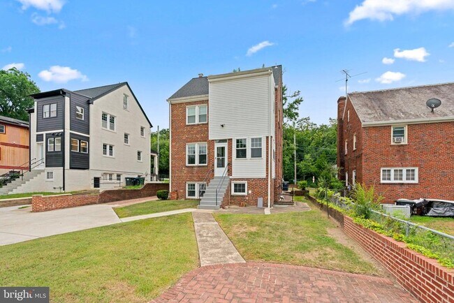 Building Photo - 3418 Pennsylvania Ave. SE