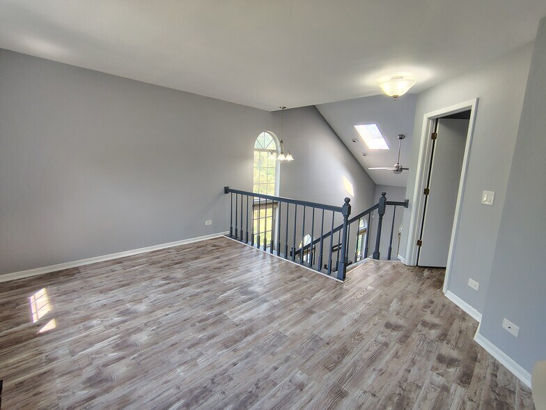 Building Photo - 667 Woodhaven Dr
