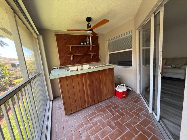 Building Photo - 2634 SE 21st Ct