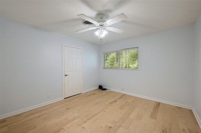 Building Photo - 5330 Balcones Dr