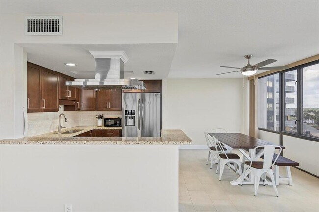 Building Photo - 3580 S Ocean Shore Blvd