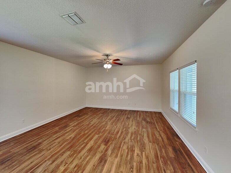 Building Photo - 713 Celebration Lane