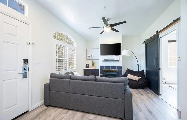 Building Photo - 444 Pier Ave