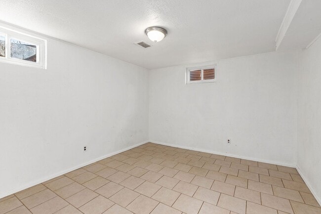 Building Photo - 1306 23rd Ave Ct