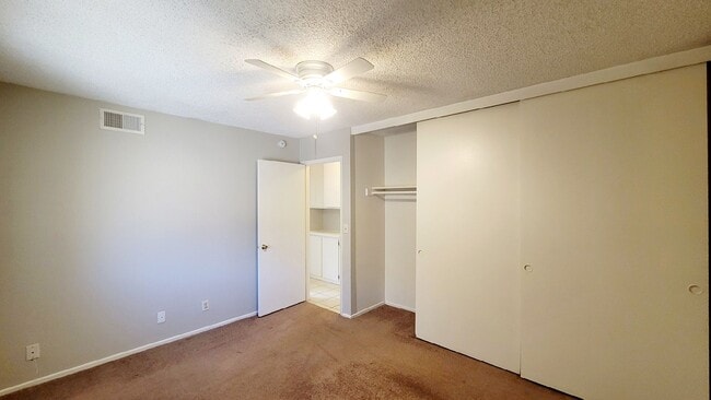 Building Photo - 7123 Clearwater Ave