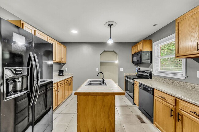 Building Photo - Solid Brick Home on Nearly Half an Acre — Space, Privacy & Charleston Convenience