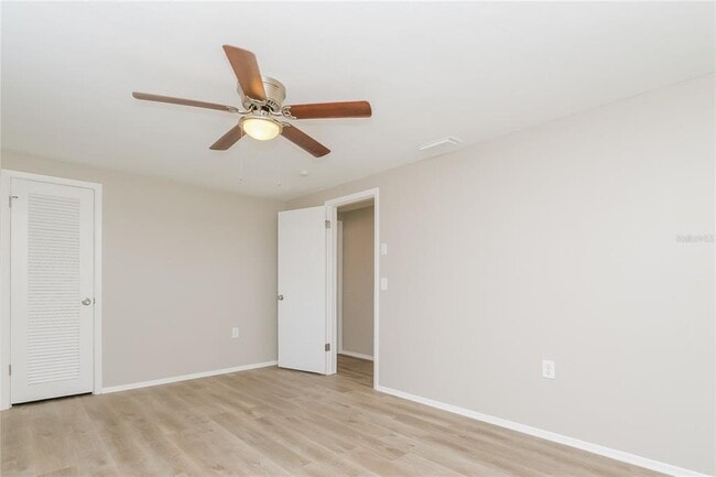 Building Photo - 5127 Reseda Dr