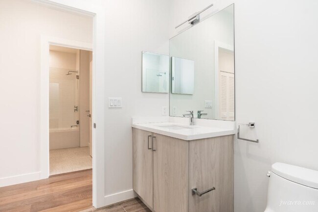 Building Photo - 25 Grace St