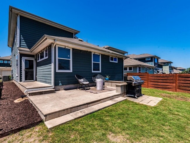 Building Photo - 2315 Capulet St