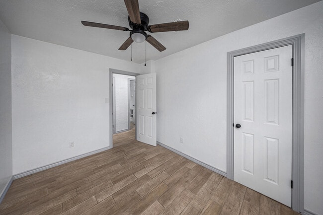 Building Photo - 508 NW Woodridge Dr