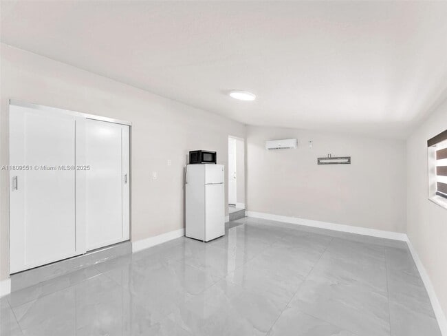 Building Photo - 10460 SW 43rd St