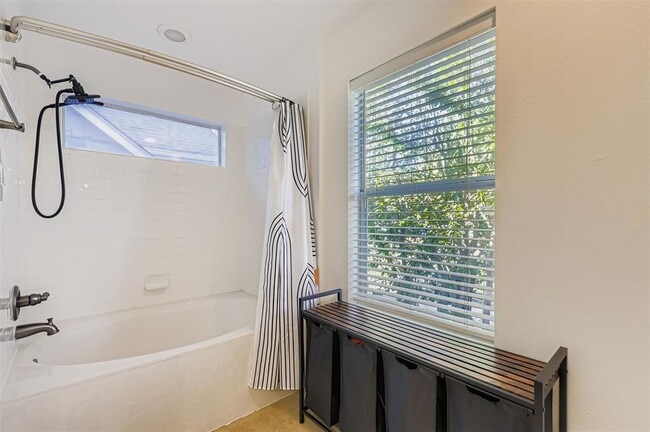 Building Photo - 1601 Miriam Ave