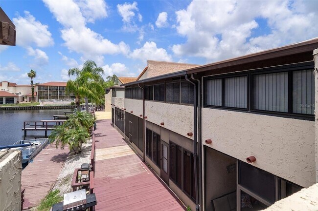 Building Photo - 2571 Cyprus Dr