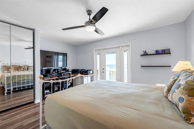 Building Photo - 4768 Coquina Key Dr SE