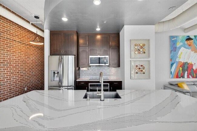 Building Photo - 175 2nd St S