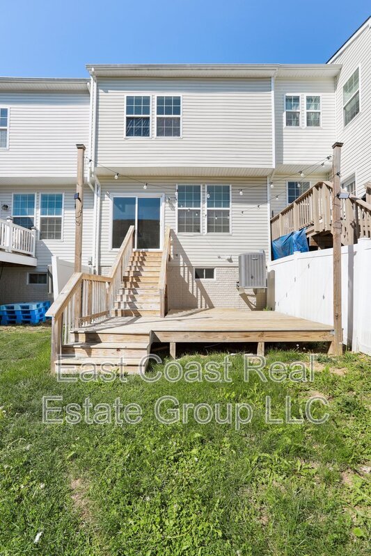Building Photo - 15 Britania Ct