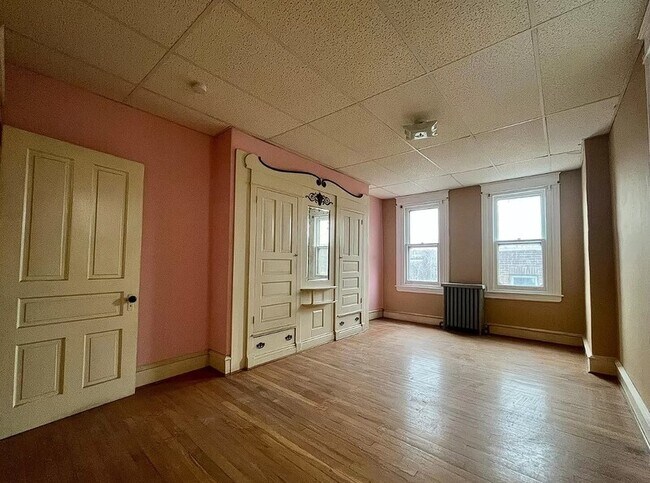 Building Photo - 1935 W Hunting Park Ave