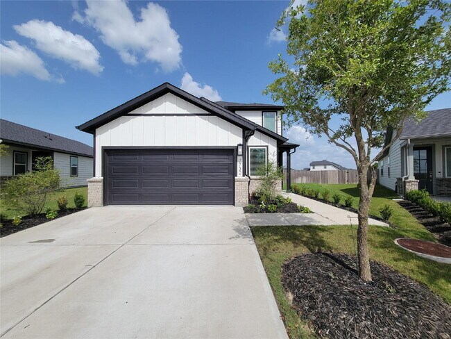 Building Photo - "Charming 4-Bed Retreat on Primrose Myrtle Ln, Cypress - Spacious Living with 2.5 Baths!"